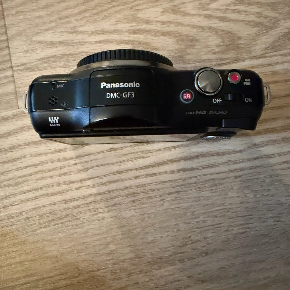 Panasonic Lumix GF3 Compact Black Camera - Picture 5 of 5